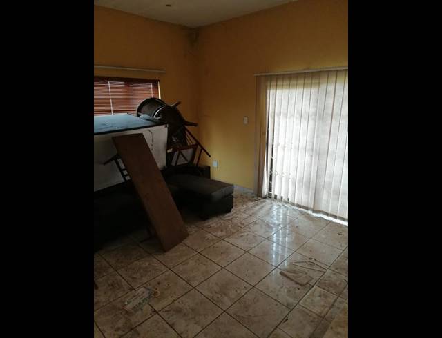 4 BEDROOM HOUSE FOR SALE IN ZAKARIYYA PARK